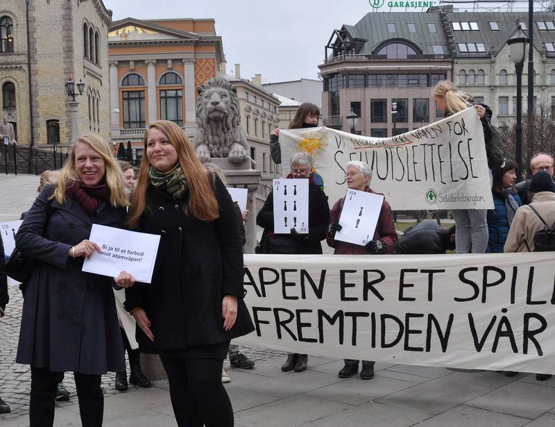 Leder av forsvars- og utenrikskomiteen, Anniken Huitfeldt (Ap), var foran Stortinget for et atomvåpenforbud. I dag stemmer Ap likevel ned forslag om forbud. FOTO: THERES NORDHUS LIEN/NORSK FOLKEHJELP