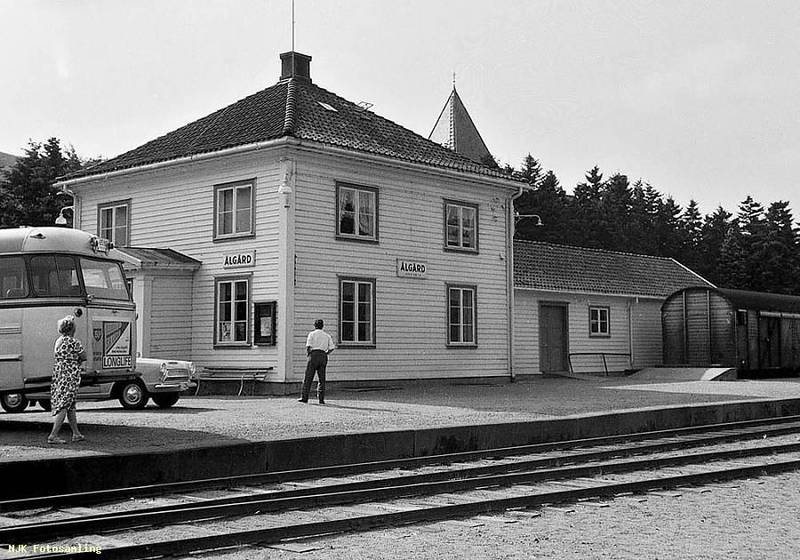 Slik framstod Ålgård stasjon i 1963.