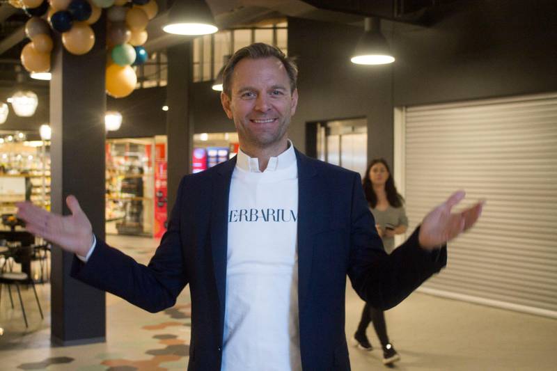 Kjetil Thulin, daglig leder i Øgreid Eiendom, er storfornøyd med åpningen av nytt kjøpesenter.