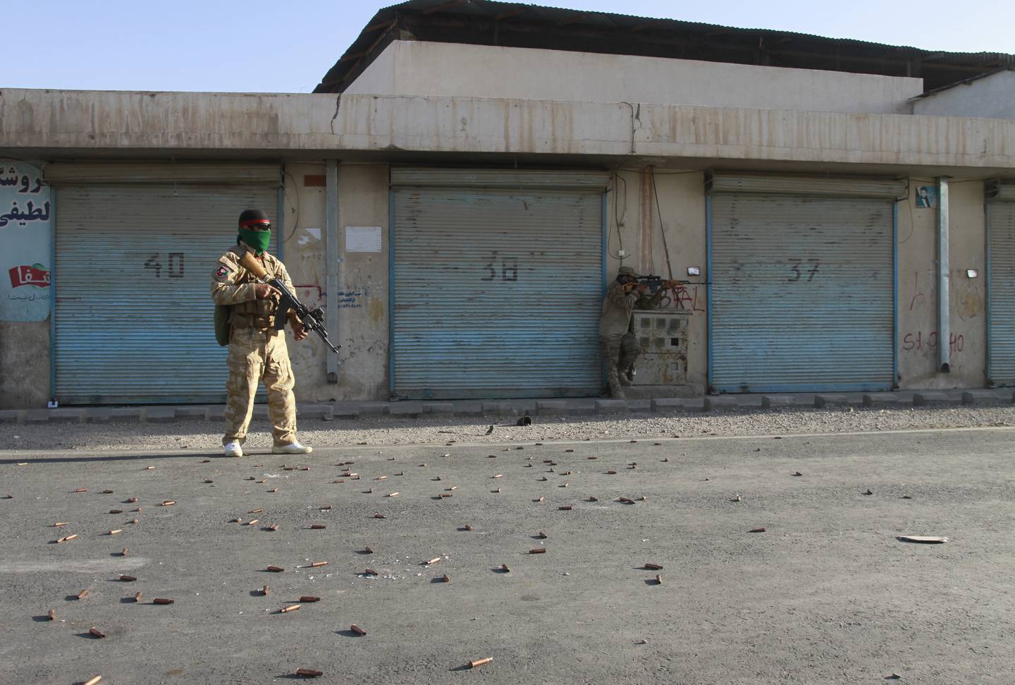 En afghansk soldat i Herat-provinsen, vest for hovedstaden Kabul. Taliban har nærmet seg hovedstaden med stormskritt den siste tiden.