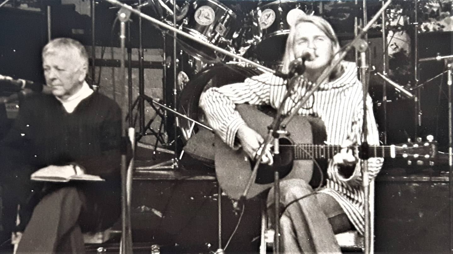 Finn Kalvik og Inger Hagerup på festival i Ålesund i 1976.