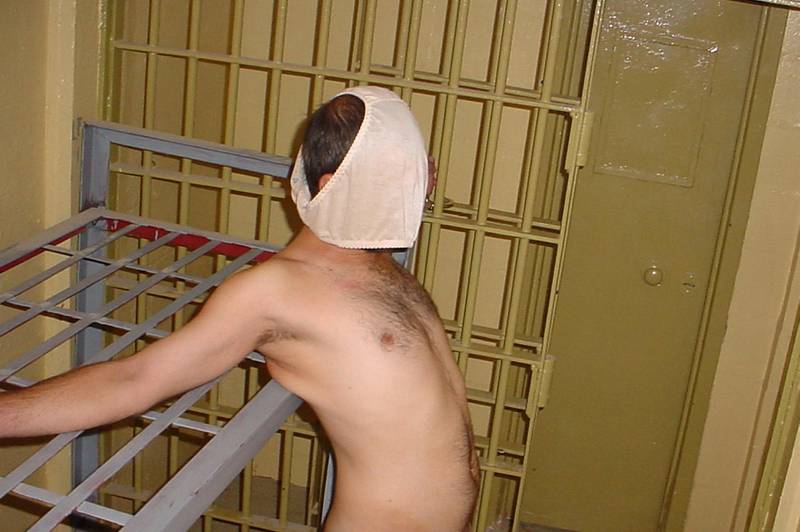 En hel verden ble opprørt over bildene fra Abu Ghraib-fengselet utenfor Bagdad i Irak, da de ble offentligjort i 2004. Flere amerikanske soldater ble dømt til flere år i fengsel i etterkant av offentliggjøringen. 