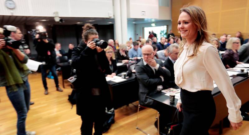 Kulturminister Linda Hofstad Helleland møter motstand i Stortinget etter sitt forslag om å kutte i pressestøstten. Her etter at Mediemangfoldsutvalget hadde lagt fram sin rapport. 