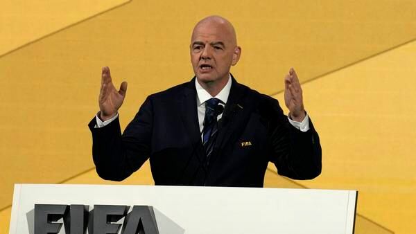 Fifa-sjefen avfeier trusler om søksmål: – En meningsløs debatt
