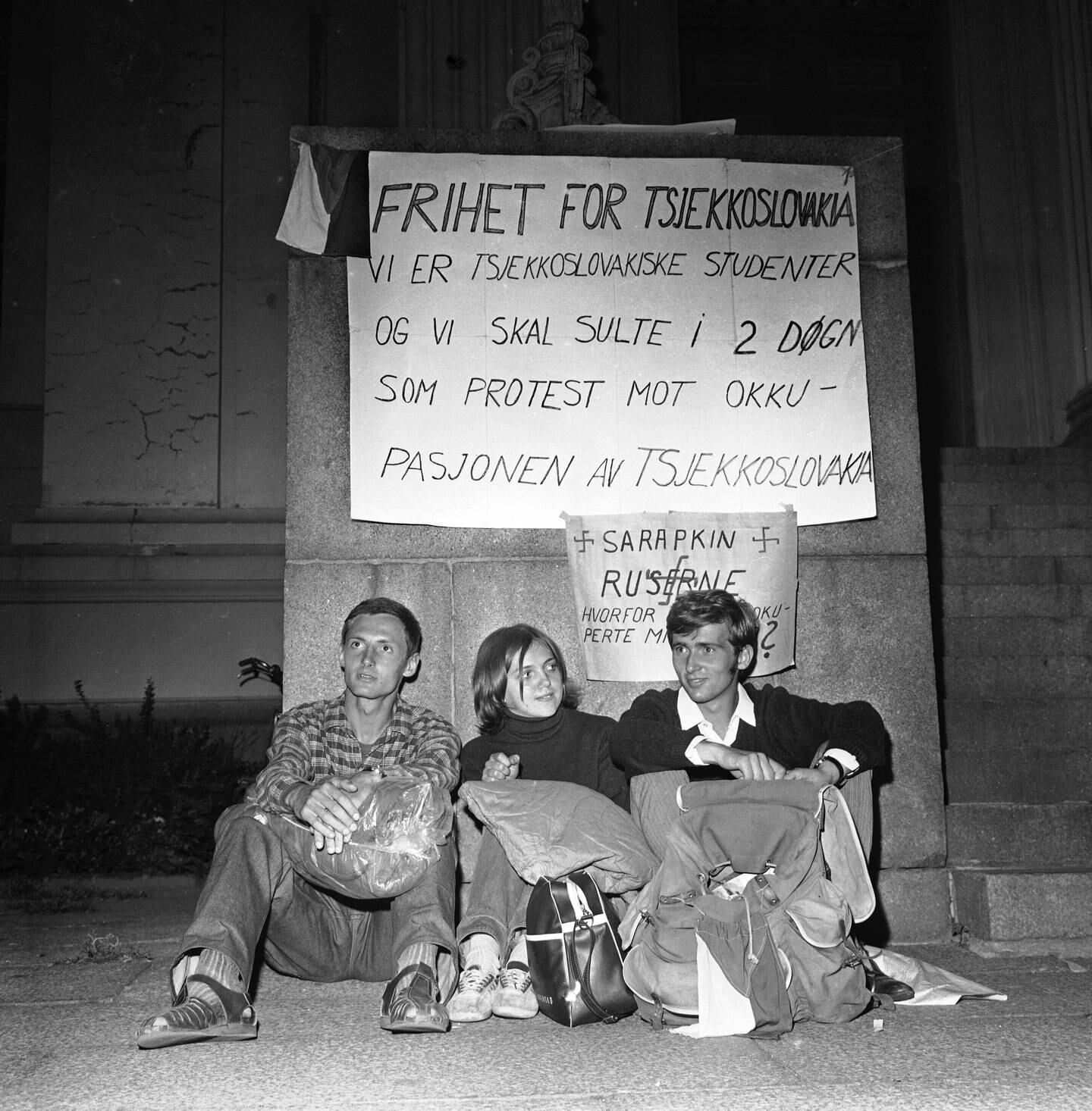 Tsjekkiske studenter sultestreiker i Oslo i oktober 1968 mot den russiske okkupasjonen.