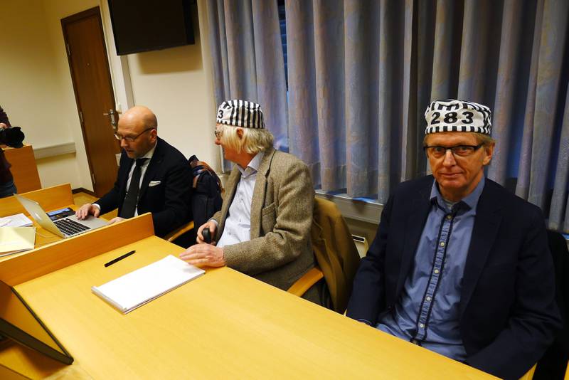 Per Inge Torkelsen og Dag Schreiner møtte i retten med fangeluer. Foto: Tore Bruland