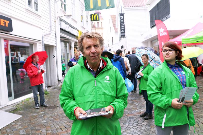 Stavanger Venstres frontmann Per A. Thorbjørnsen har vært med på valgkamp før. – Jeg har stått på stand her på Arneageren siden 1983, sier veteranen. 