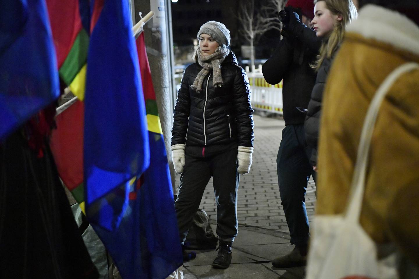 Oslo 20230227. 
Greta Thunberg er sammen med aktivistene som demonstrerer inne i resepsjonen til Olje- og energidepartementet. De demonstrerer mot vindturbinene på Fosen.
Foto: Rodrigo Freitas / NTB