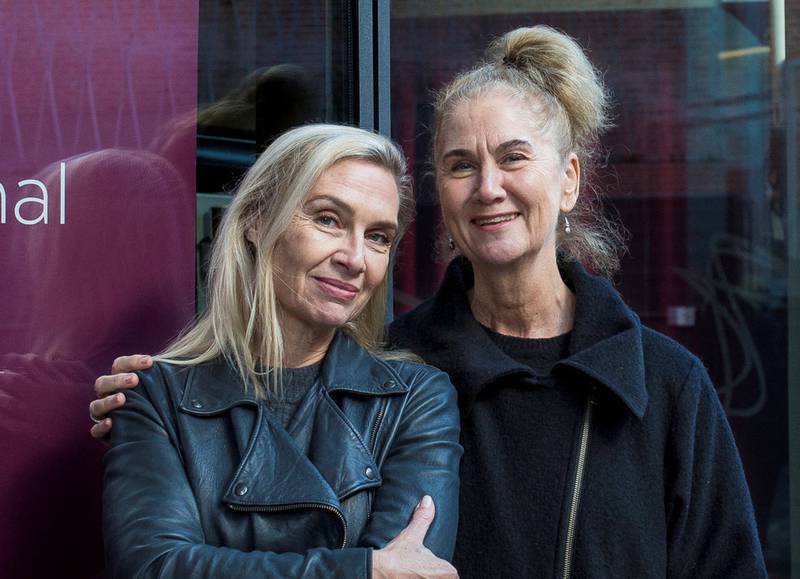 Avtroppende festivalsjef Lise Nordal (til høyre) avslutter årets Coda-festival med Michèle Noiret, en dansekunstner hun lenge har ønsket å samarbeide med.