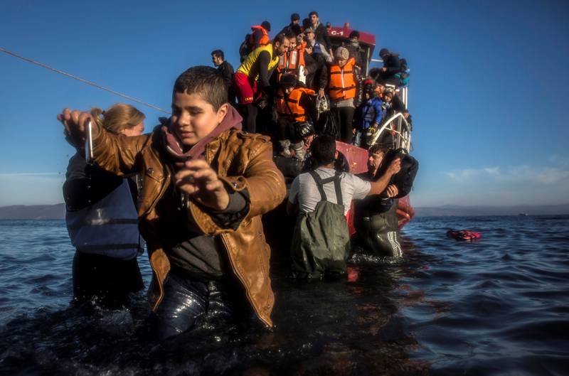 SKAL STANSES: Å hindre farlig ferdsel og menneskesmugling fra Tyrkia til Hellas er et av målene med avtalen som nå diskuteres. Men planen er kontro­versiell på en rekke punkter. FOTO: SANTI PALACIOS/ NTB SCANPIX