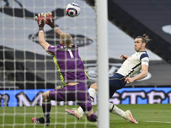 Hattrick av Bale da Sheffield United ble knust i Sander Berges comeback