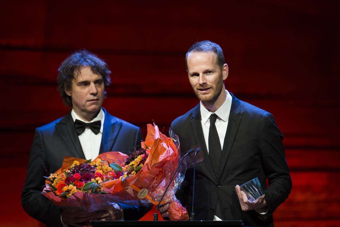 Produsent Thomas Robsahm (t.v) og regissør Joachim Trier, her under utdelingen av Nordisk Råds filmpris 2016 for «Louder Than Bombs»