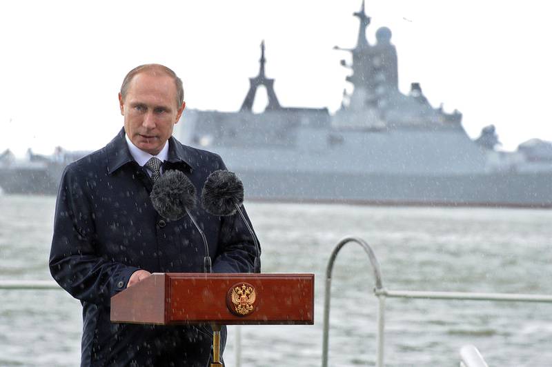 NORDPOLEN: Russlands president, Vladimir Putin, la i går fram sitt sokkelkrav om store deler av Nordpolen for en FN-komité. Norge fremmet sitt krav allerede i 2009. FOTO: MIKHAIL KLIMENTYEV/NTB SCANPIX