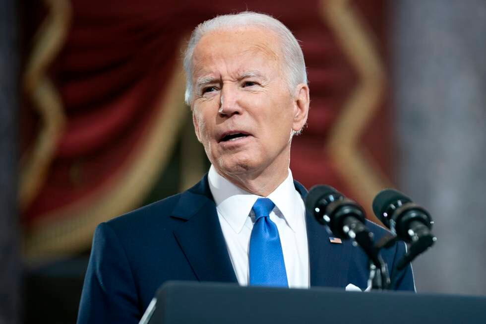 President Joe Biden og hans regjering vil satse på atomkraft, i tillegg til vind-, sol- og vannkraft. Foto: Greg Nash / Pool / AP / NTB