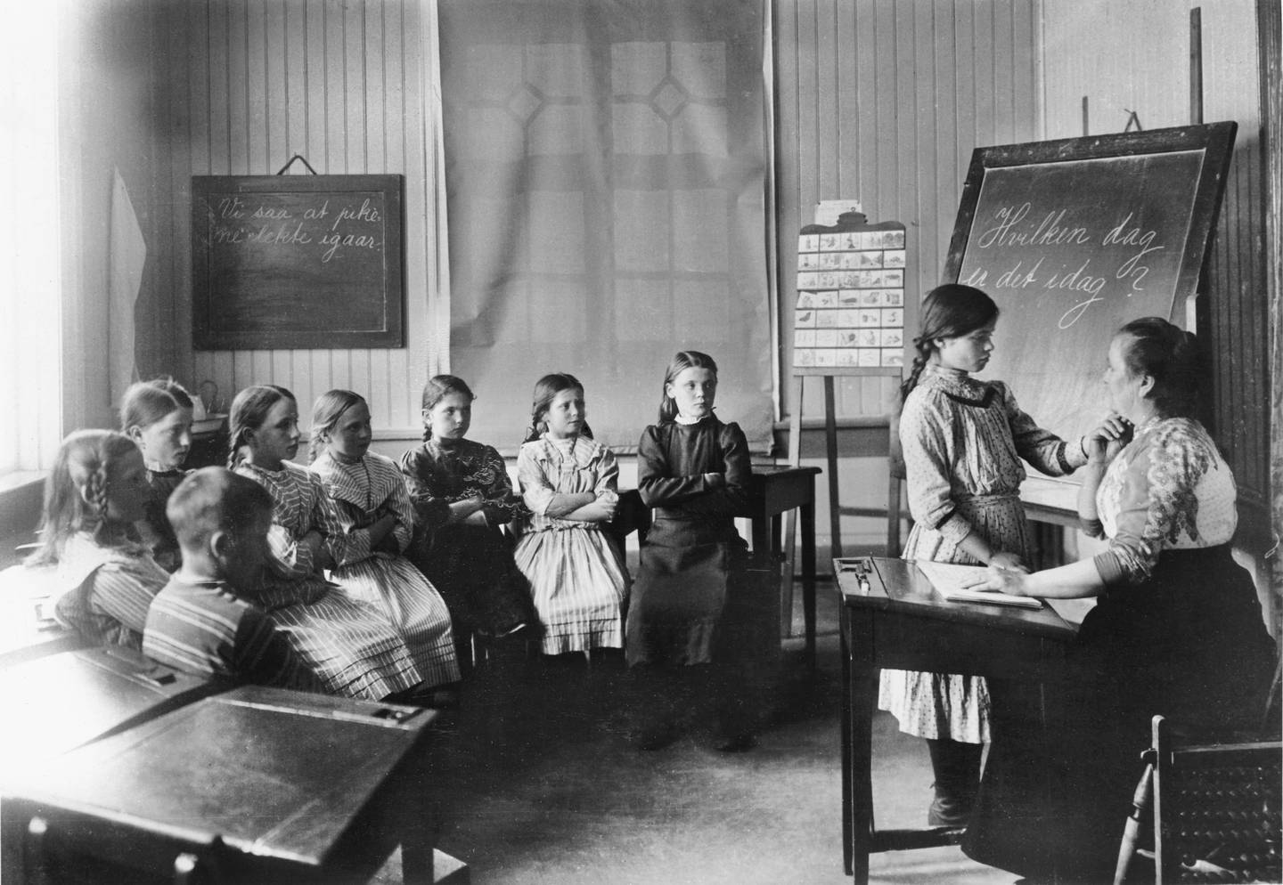 Kristiania offentlige skole for døve ca. 1922. Skolen lå i årene 1903-1934 i de gamle lokalene til «Lindern Institutt for Aandssvage Gutter» i Ullevålsveien 72 hvor Norges veterinærhøgskole senere ble etablert.