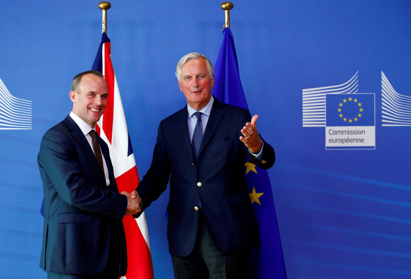 FORHANDLER: Brexit-minister Dominic Raab og EUs sjefforhandler Michel Barnier leder forhandlingene. 	FOTO: NTB SCANPIX