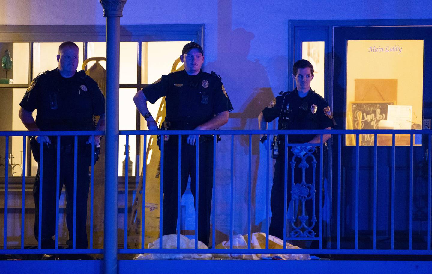 TALLAHASSEE, FL - NOVEMBER 02: Tallahassee Police officers are stationed outside the HotYoga Studio after a gunman killed one person and injured several others inside on November 2, 2018 in Tallahassee, Florida. The gunman also died from what appears a self inflicted gunshot wound according to police.   Mark Wallheiser/Getty Images/AFP
== FOR NEWSPAPERS, INTERNET, TELCOS & TELEVISION USE ONLY ==