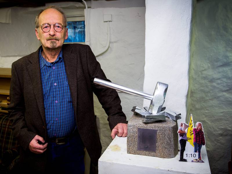 Bildekunstner Bjørn Melbye Gulliksen vant konkurransen om et monument for de glemte helter fra 2. verdenskrig, Osvald-gruppa, med utkastet «Knus nazismen!». FOTO: ERLEND AAS/NTB SCANPIX