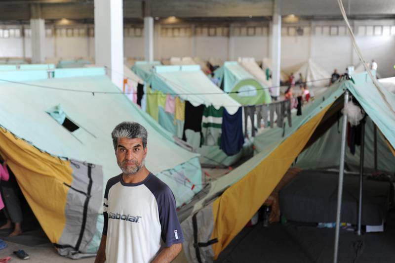 VASILIKA: 60.000 flyktninger fra Syria, Irak og Afghanistan er fanget i leire i Hellas. De er innkvartert på flystriper, i gamle industrihaller og i provisoriske teltleirer. Her fra Vasilika.