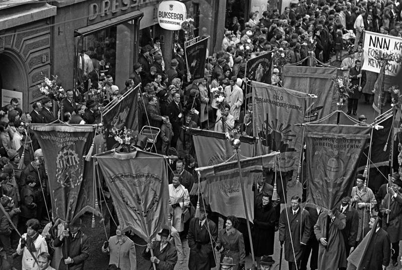 Fanen har alltid stått sentralt i markeringen av 1. mai, så også under feiringen av dagen i Oslo i 1969.