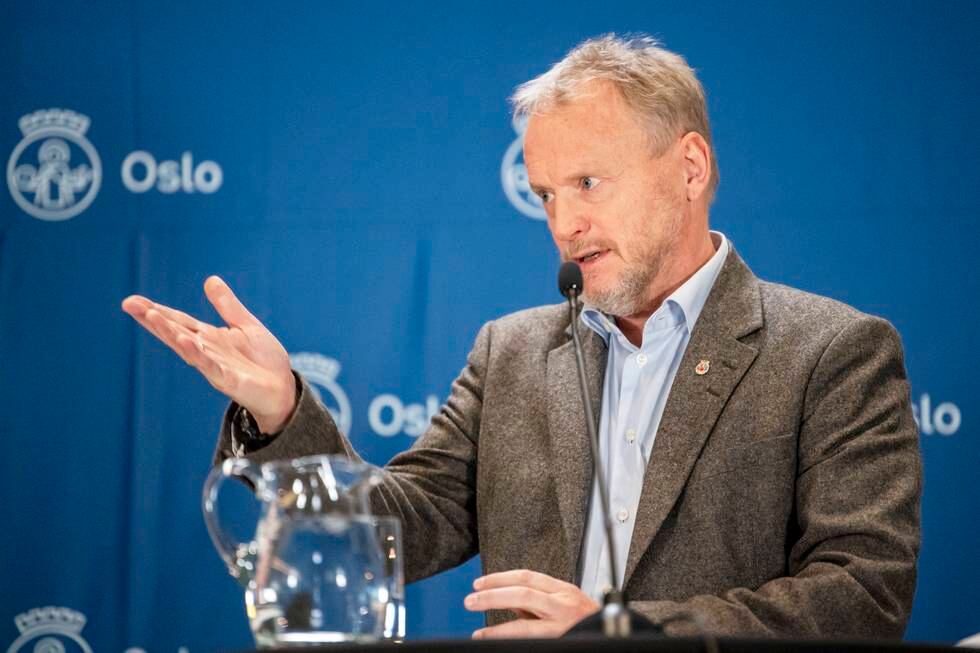 Oslos byrådsleder Raymond Johansen under pressekonferensen tirsdag: «Mange er møkka lei av alt som har med korona å gjøre».