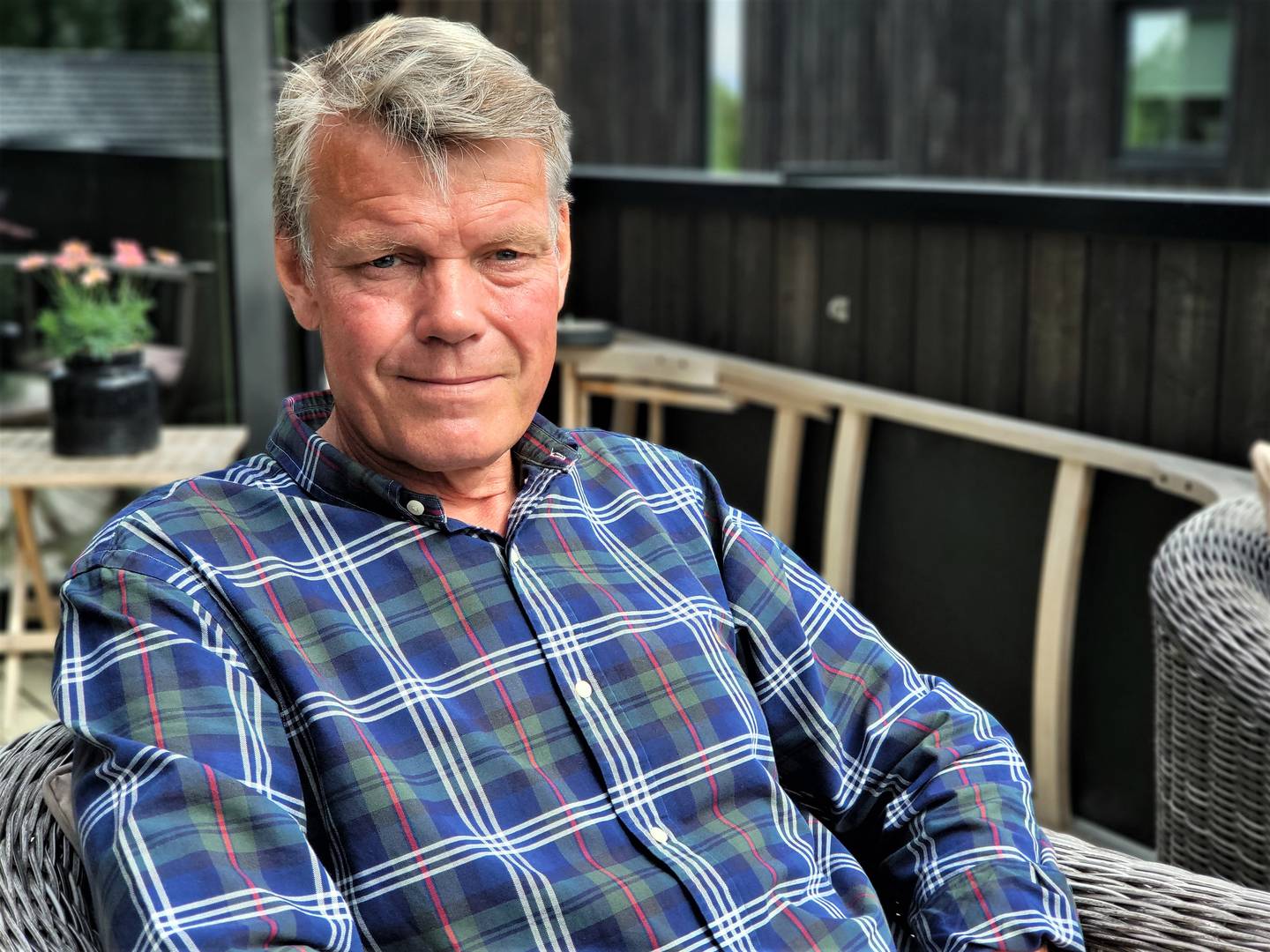 Petter Aronsen, som er medlem av den humanitære stiftelsen, Rotary håper nå at norsk stat kan hjelpe med å sende skuddsikre vester ned til Ukraina.