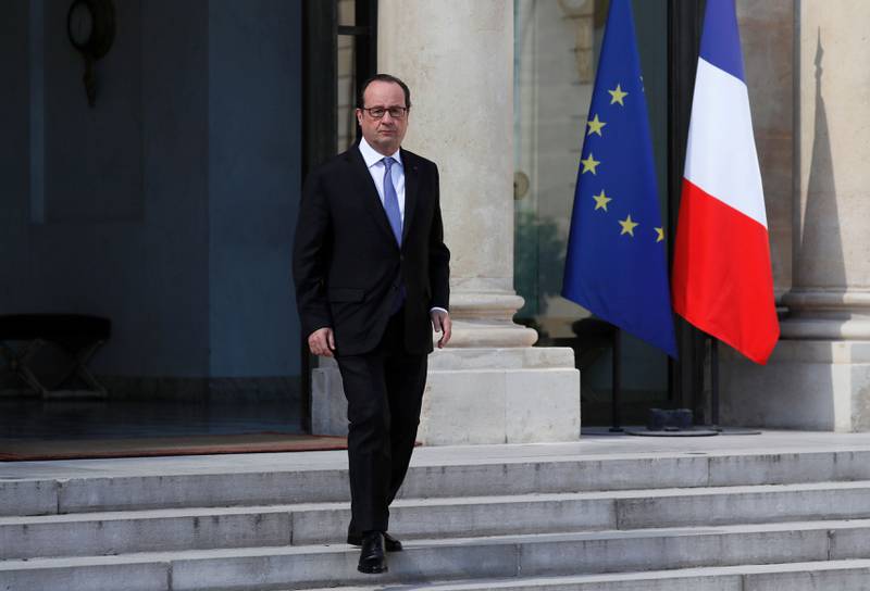 STOR SORG: Frankrikes president François Holland har erklært tre dagers landesorg etter at minst 84 mennesker ble drept i Nice torsdag.  FOTO: Christophe Petit Tesson