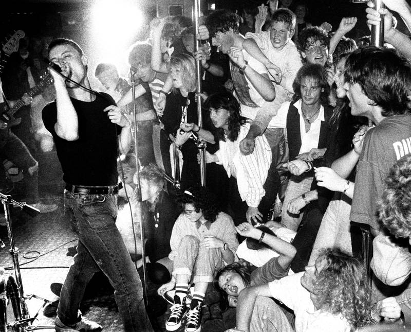 1989: Michael Krohn og Raga Rockers har alltid hatt et godt tak på publikum. Her på en konsert i Molde. FOTO: VIDAR RUUD/NTB SCANPIX