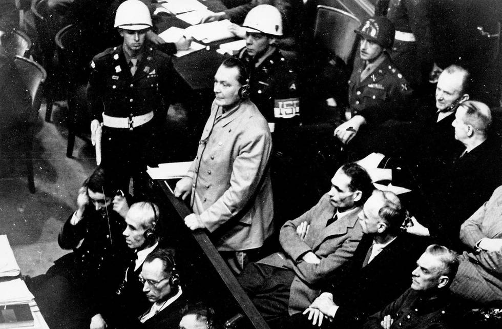 Riksmarskalk Hermann Göring under rettssaken mot nazitoppene i Nürnberg i november 1945. Prosessen kan kritiseres, men skapte også viktig presedens med å ansvarliggjøre ledere etter en krig for «forbrytelse mot menneskeheten». Foto: AP/NTB