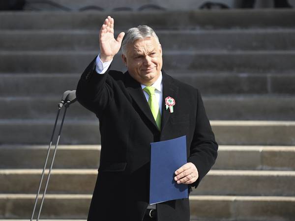 Ungarns Orban gratulerer Putin med valget