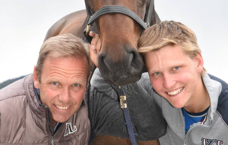 Gulliksen: Far og sønn Geir og Johan Gulliksen er blant landets beste ryttere. FOTO: MINA WALEN SIMENSEN