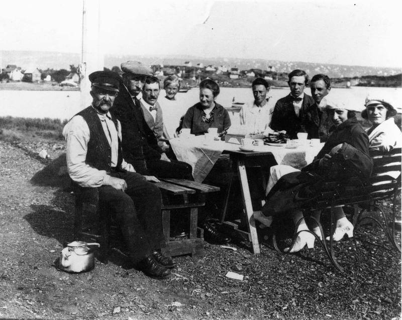 Kaffeslabberas på Lindøya cirka 1925–30.