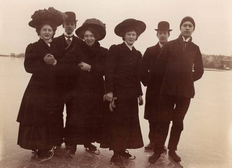Vennegjeng på køyter i Frognerkilen i 1909. FOTO: UKJENT/OSLO MUSEUM