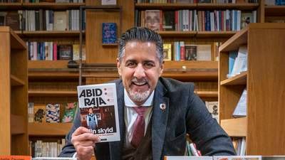 Abid Raja fikk 10.000 kroner for å lese sin egen bok