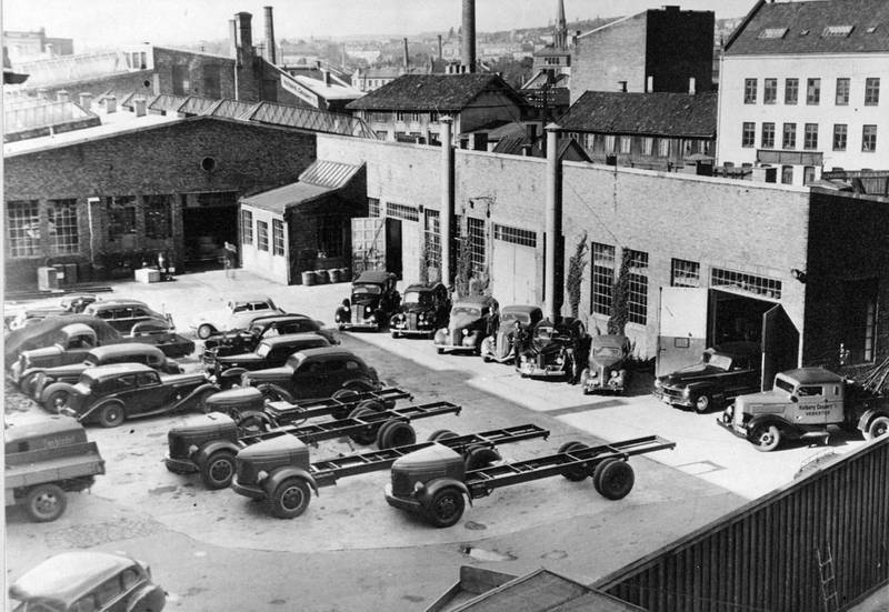 Kolberg, Caspari & Co.’s bilimportfirma og -verksted overtok lokalene til Gulowsens Motorfabrikk i Gøteborggata 27 etter en brann i 1933. Foto fra 1947.