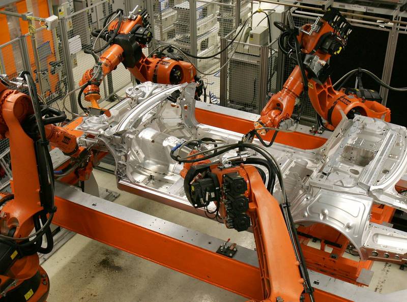 Industrien har for lengst gjort seg avhengig av roboter. Her fra en Audi-fabrikk i Tyskland. FOTO: NTB SCANPIX