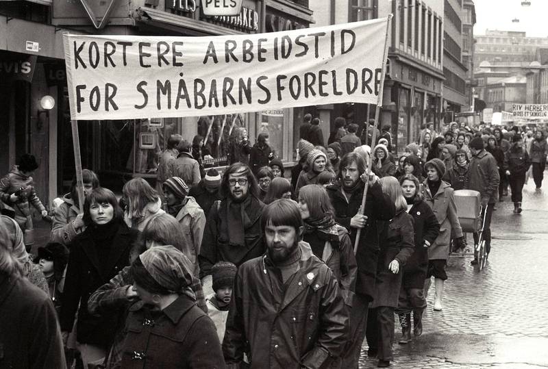 Fra demonstrasjonstoget 8. mars 1975 i Oslo. Dette året ble 8. mars erklært for internasjonal kvinnedag av FN.