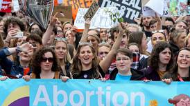 Nye målinger viser klart flertall for å fjerne Irlands abortlov