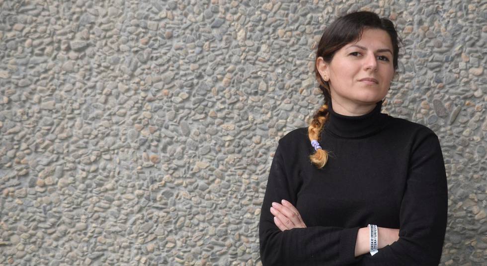 Aserbajdsjanske Gunel Movlud måtte flykte fra hjemlandet. I dag er hun fribyforfatter i Levanger.