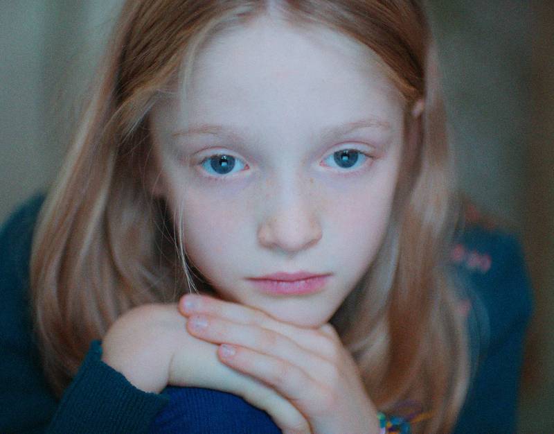 Filmens hovedperson: 10-årige Storm, spilt av Tindra Hillestad Pack. 