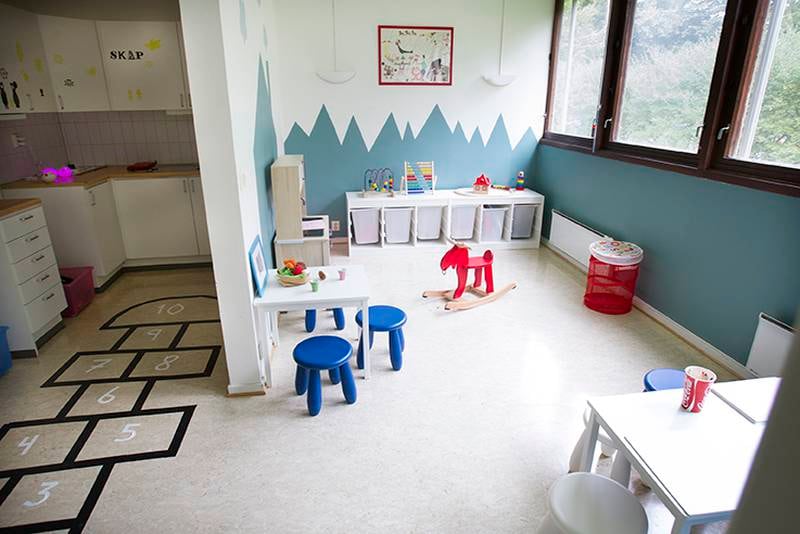 De to lekerommene for barn er ferdig innredet av 40 Ikea-ansatte på dugnad. FOTO: ARNE OVE BERGO