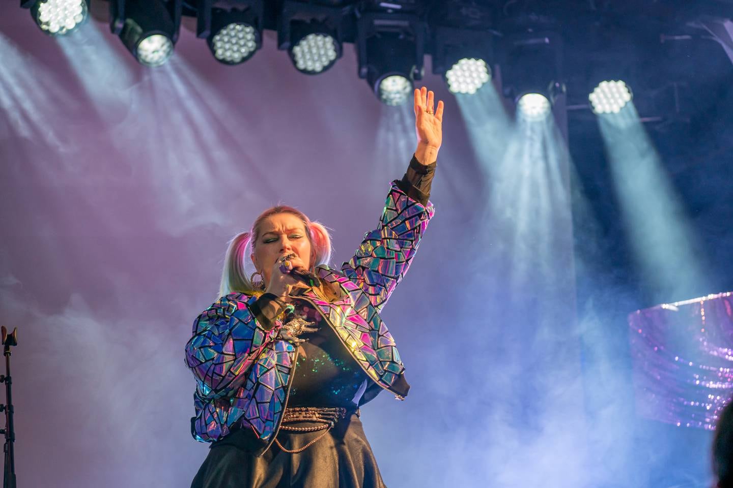 Nylig stod Monica Johansen på scenen på Salt i Oslo og framførte låta fra 2012 - denne gang med fullt trøkk og glede.