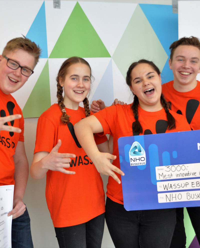 App før kommuneutvidelse: Laget fra Røyken ungdomsskole vant prisen for mest innovative idé for appen Wassup. FOTO: MARI VIKO