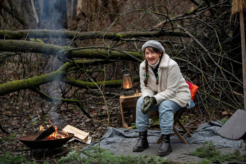 Skuespiller Heidi Goldmann savner kontakten med et levende publikum. Men det fikk hun i alle fall i Veitvet-skogen.                                               Foto: Mimsy Møller