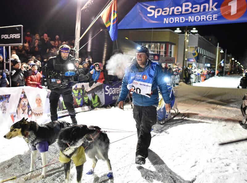 Svenske Petter Karlsson tok sent fredag kveld sin andre seier i Finnmarksløpet på tre år. Han vant løpet også i 2016. 