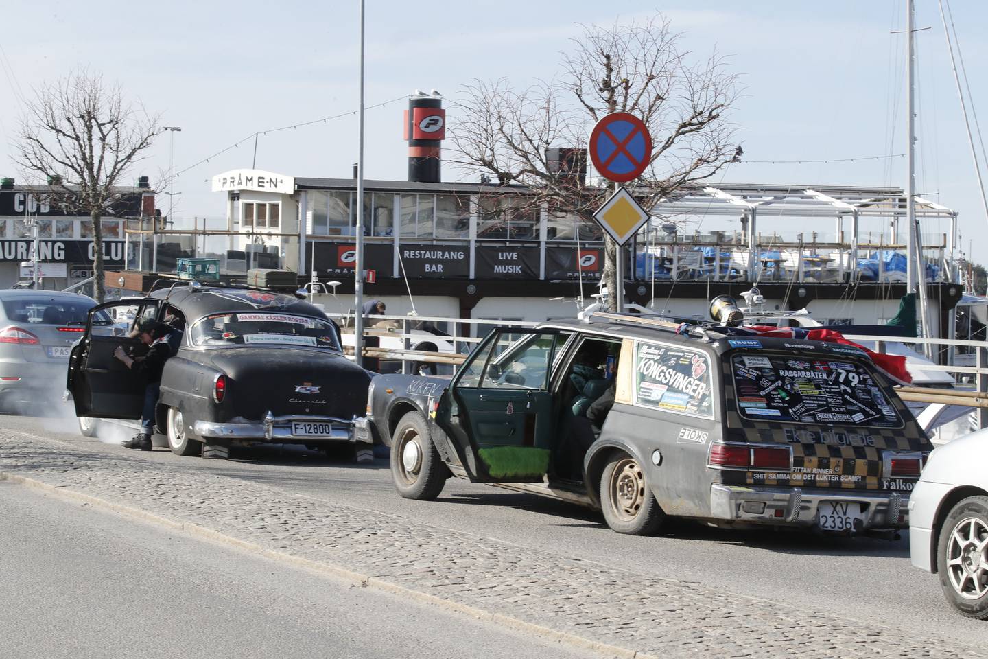 Tradisjon tro inntok norske rånerne med sine biler svenske Strømstad skjærtorsdag 2018.