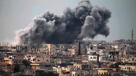 Minst 42 drept i luftangrep mot moské i Syria