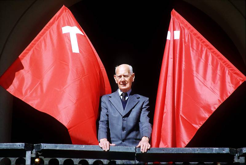 19840428 
Einar Gerhardsen, tidligere statsminister, Arbeiderpartiet.
19970510, 19991020 