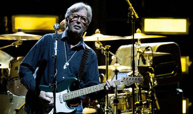 Eric Clapton holder koken, her på konsert i 2019.Foto: Georg Hochmuth/AFP/NTB