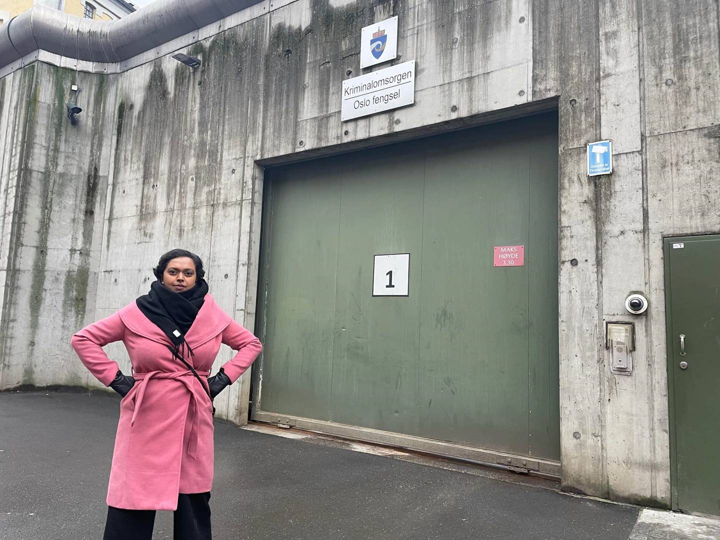 Stortingsrepresentant Kamzy Gunaratnam (Ap) på besøk i Oslo fengsel.